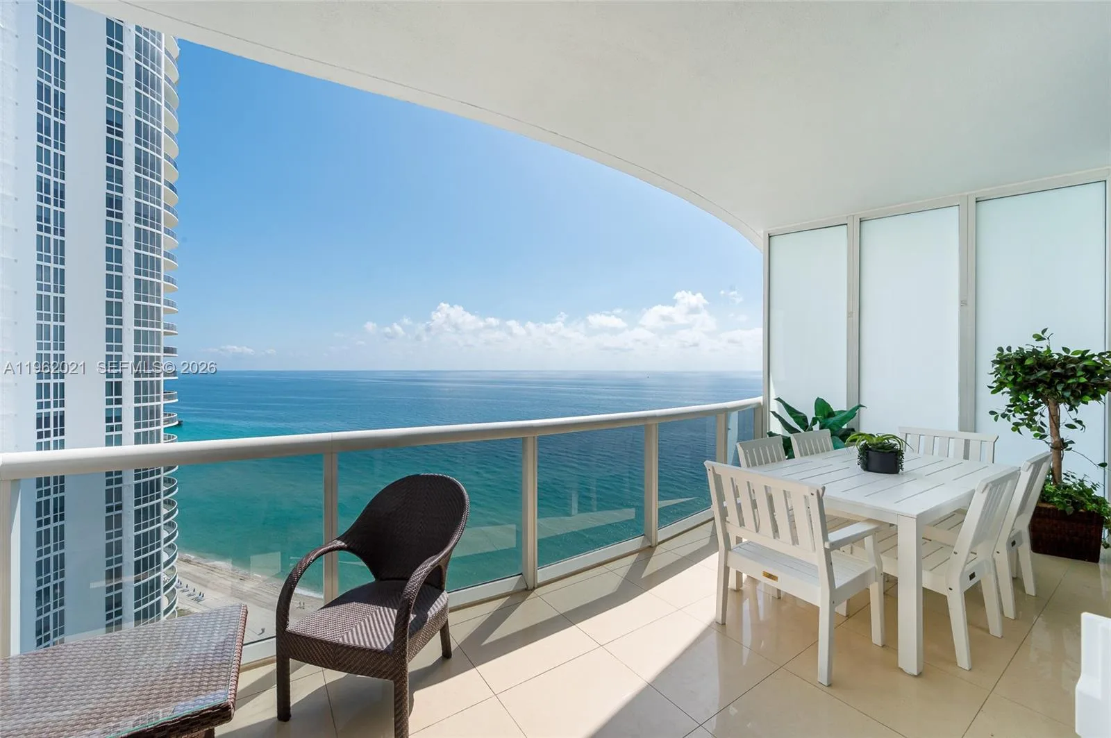 15901 Collins Ave # 2303, Sunny Isles Beach, FL 33160