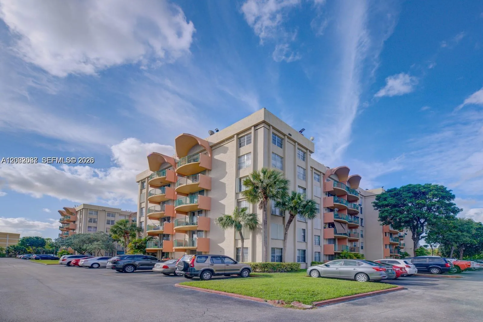 9320 Fontainebleau Blvd # 213, Miami, FL 33172