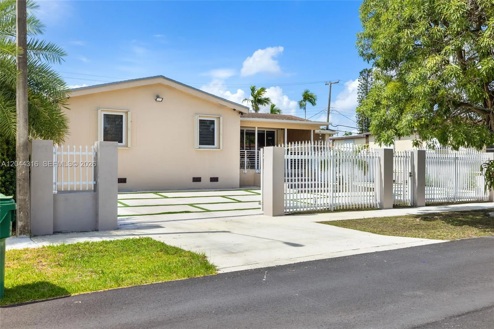 8330 SW 25th St, Miami, FL 33155 photo 2