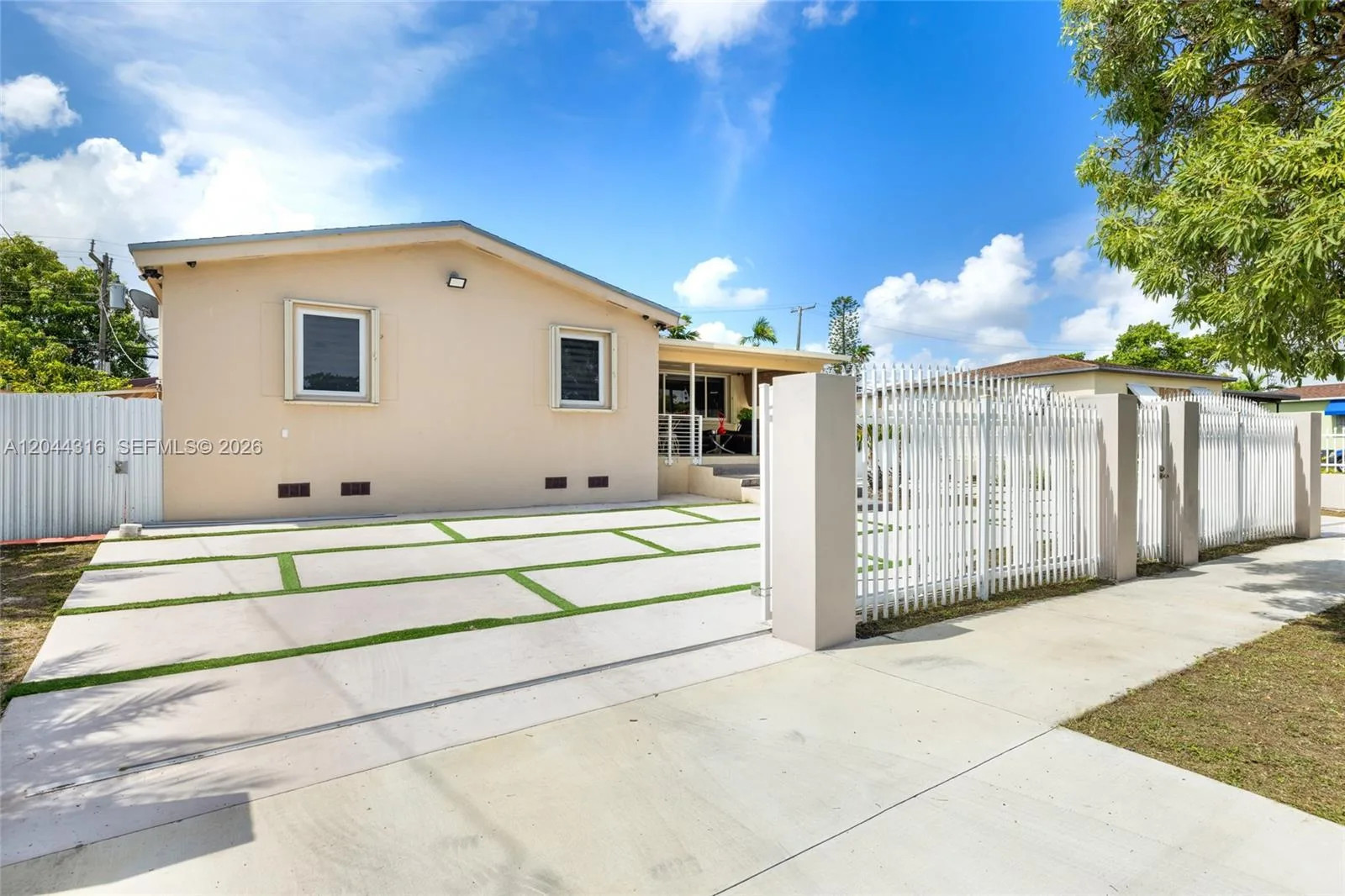 8330 SW 25th St, Miami, FL 33155 photo 3