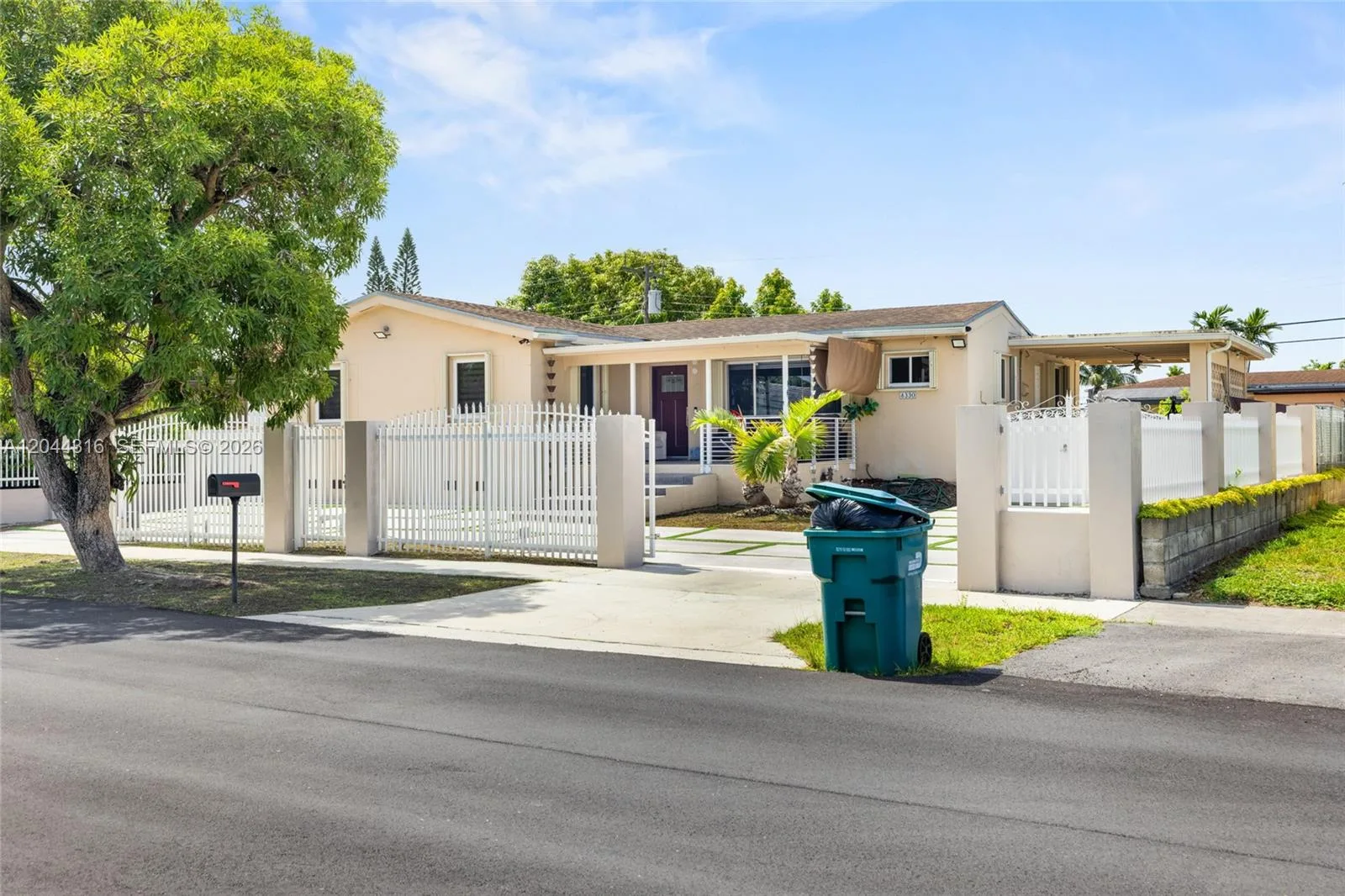 8330 SW 25th St, Miami, FL 33155 photo 4