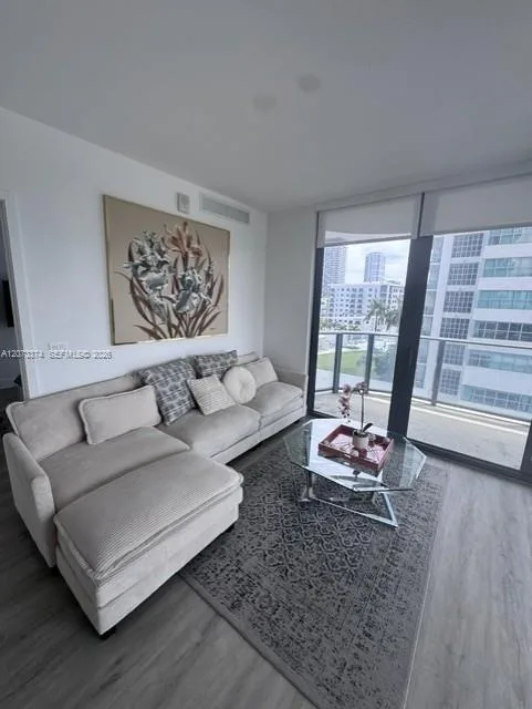 121 NE 34th St # 1001, Miami, FL 33137 photo 7