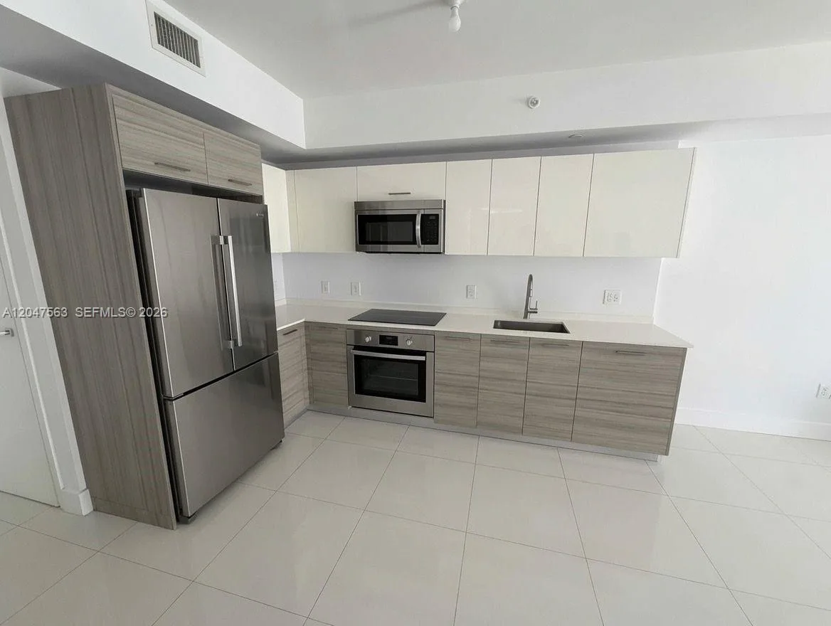 1300 Brickell Bay Dr # 1110, Miami, FL 33131 photo 3