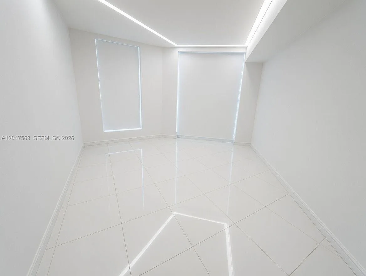 1300 Brickell Bay Dr # 1110, Miami, FL 33131 photo 6