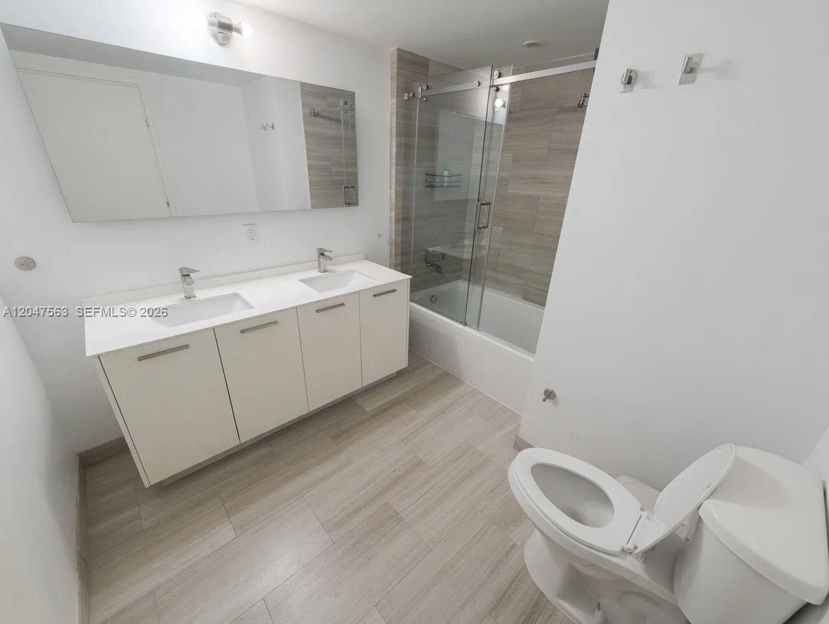1300 Brickell Bay Dr # 1110, Miami, FL 33131 photo 8