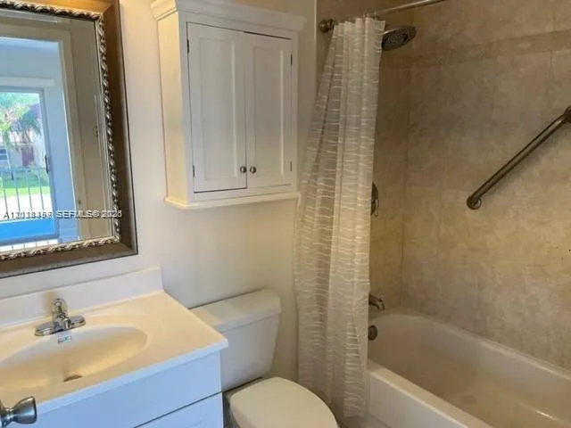 594 Saxony M # 594, Delray Beach, FL 33446 photo 8