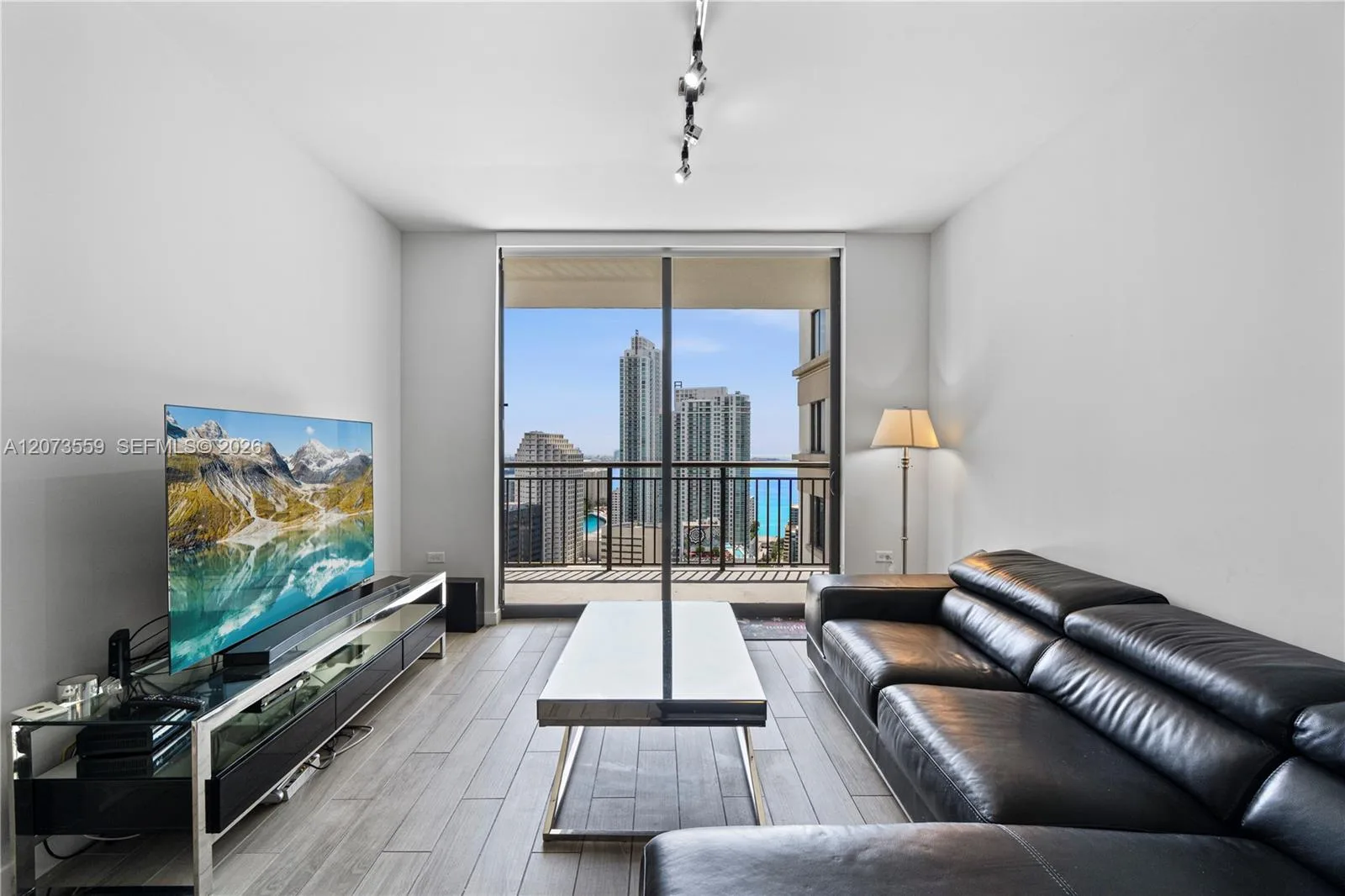 999 SW 1st Ave # 3307, Miami, FL 33130