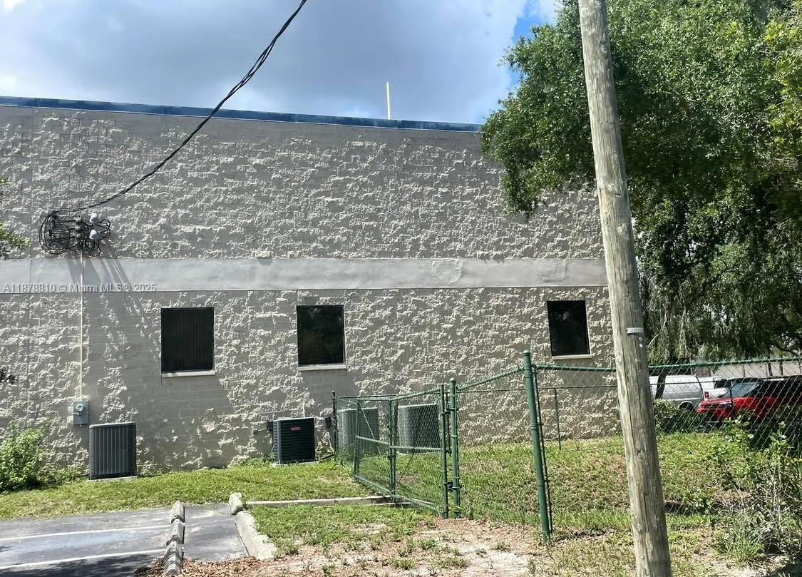 5009 Tampa West Blvd, Tampa, FL 33634U-29- photo 3