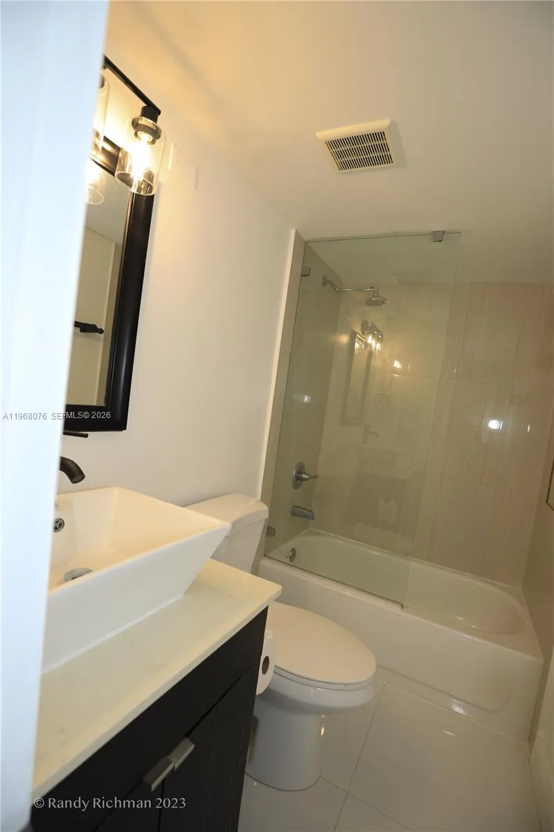 600 NE 36th St # T17, Miami, FL 33137 photo 9