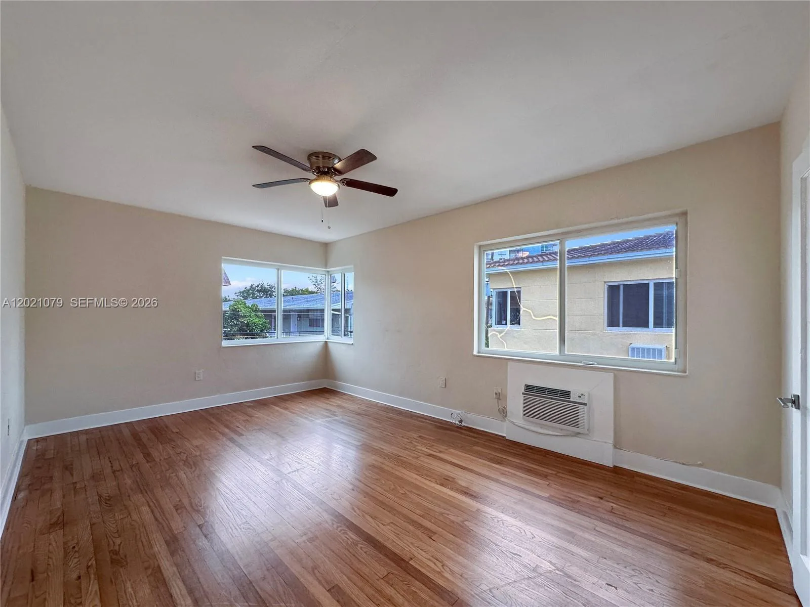 965 Bay Dr # 8, Miami Beach, FL 33141 photo 2