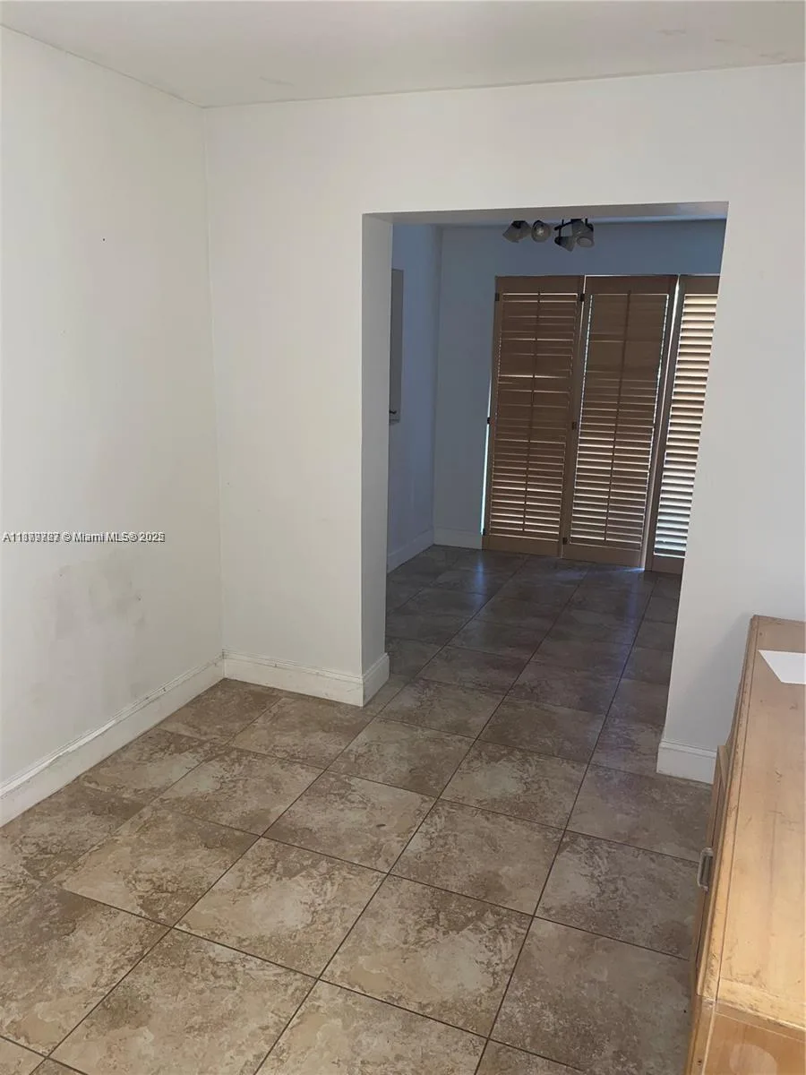 2755 NE 207th St, Aventura, FL 33180 photo 5