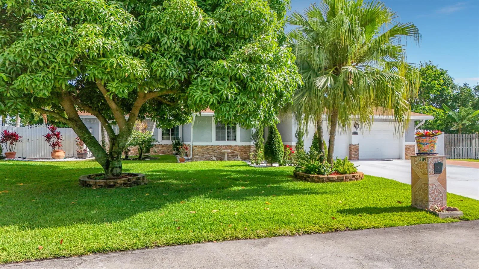 3119 Indian Trail, Lake Worth, FL 33462