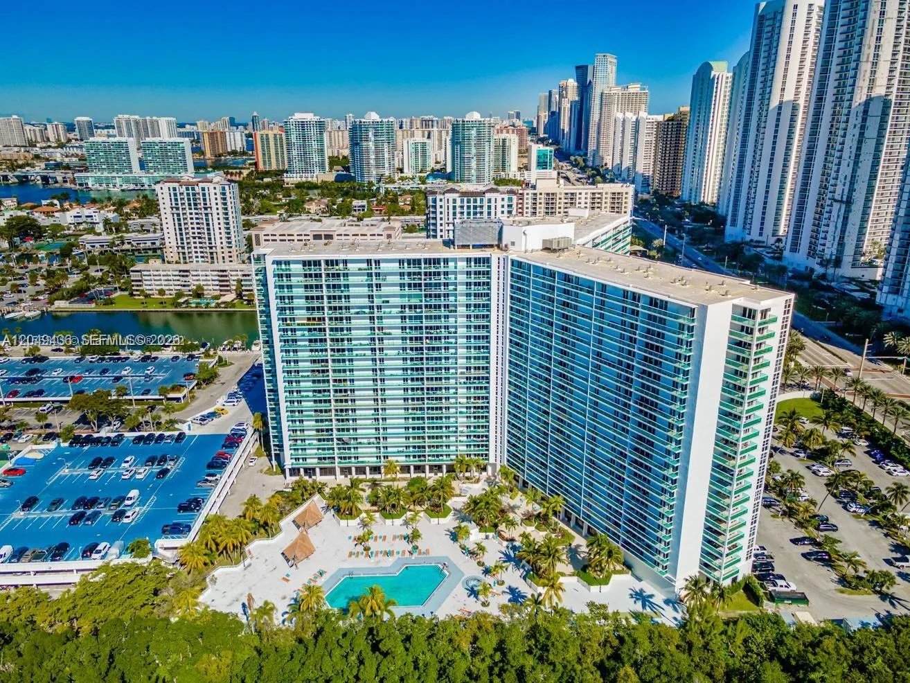 100 Bayview Dr # 1622, Sunny Isles Beach, FL 33160