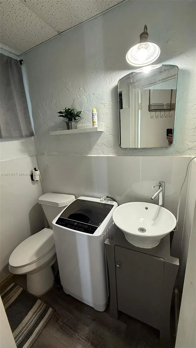 115 SE 2nd St # 2, Dania Beach, FL 33004 photo 4