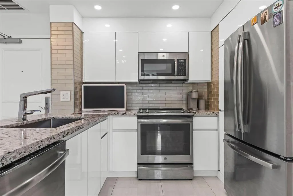 347 N New River Drive E # 310, Fort Lauderdale, FL 33301 — zdjęcie 2