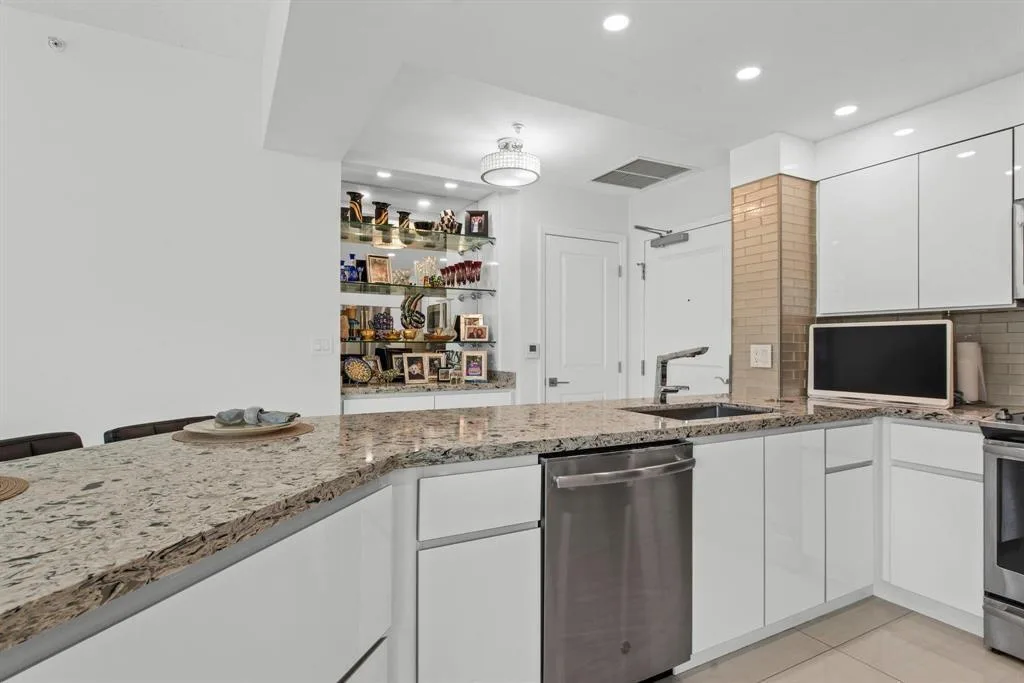 347 N New River Drive E # 310, Fort Lauderdale, FL 33301 — zdjęcie 3