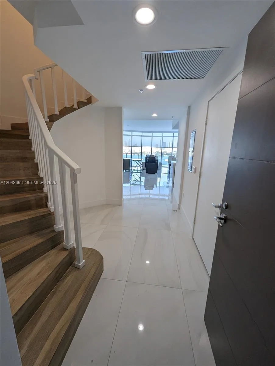17111 E Biscayne Blvd # 1011, North Miami Beach, FL 33160 photo 10