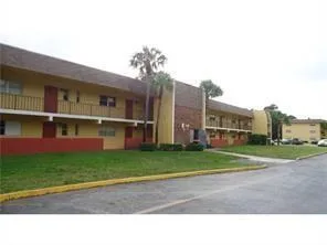 7900 FAIRVIEW Drive # 206, Tamarac, FL 33321