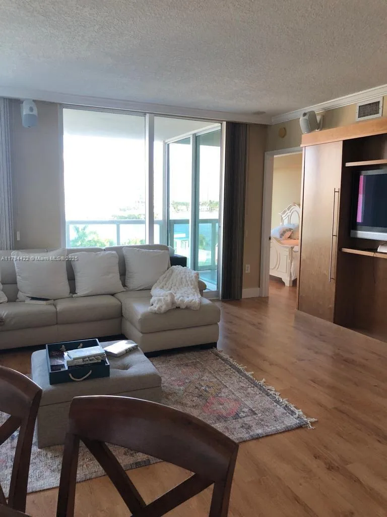 3370 Hidden Bay Dr # 712, Aventura, FL 33180 photo 9