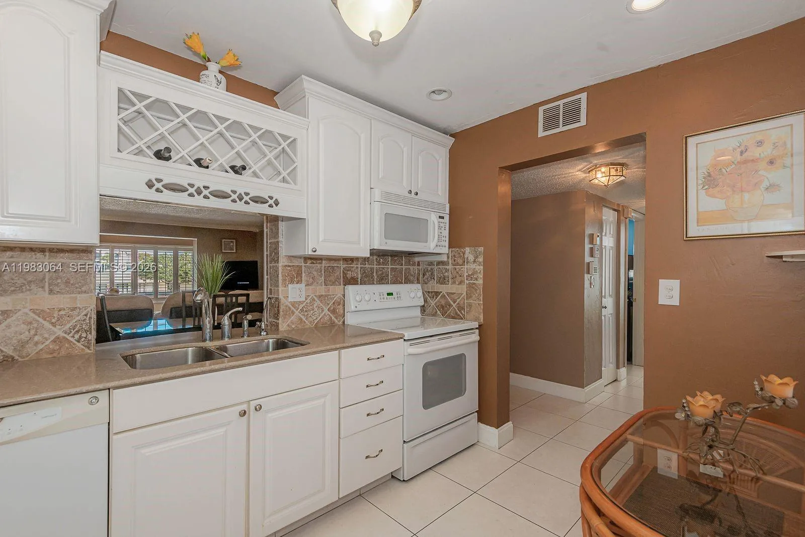 4270 NW 40th St # 201, Lauderdale Lakes, FL 33319 photo 4