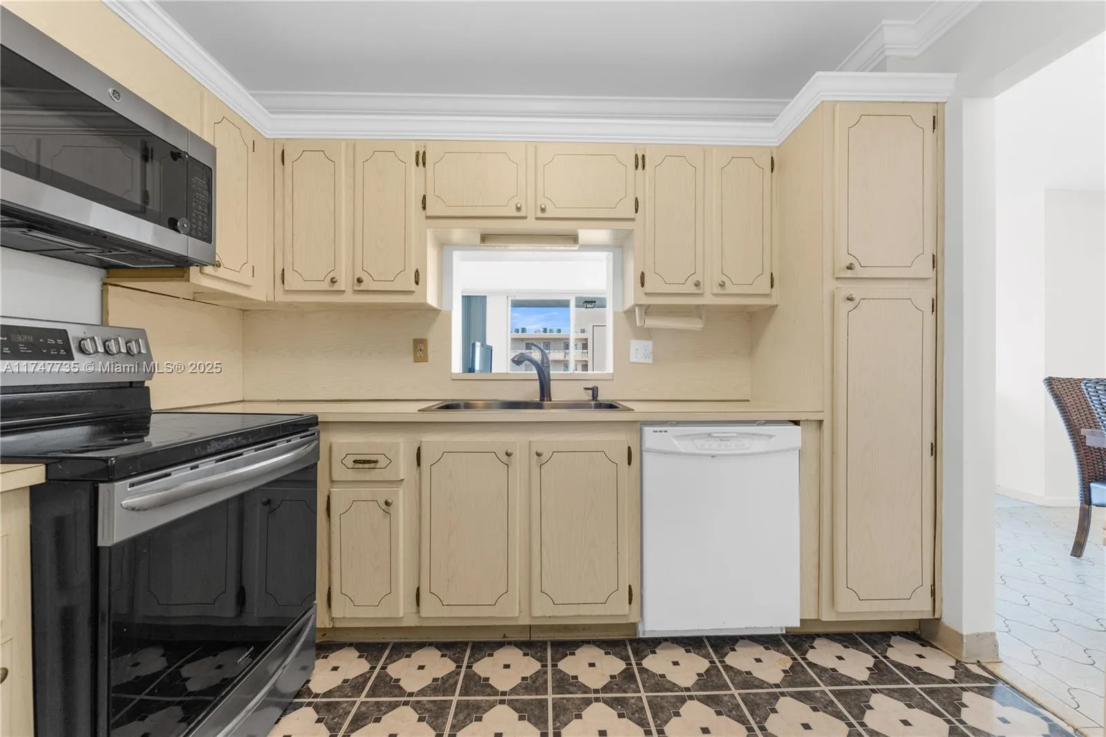 401 NE 14th Ave # 603, Hallandale Beach, FL 33009 photo 5