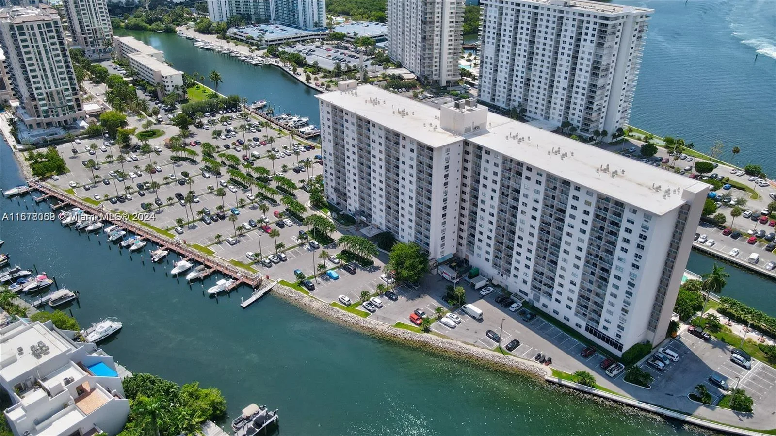 400 Kings Point Dr # 1031, Sunny Isles Beach, FL 33160 photo 12