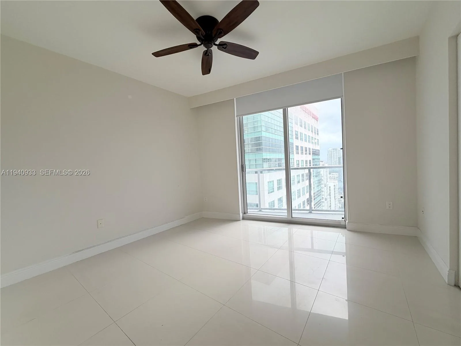 185 SW 7 ST # 2404, Miami, FL 33130 photo 11