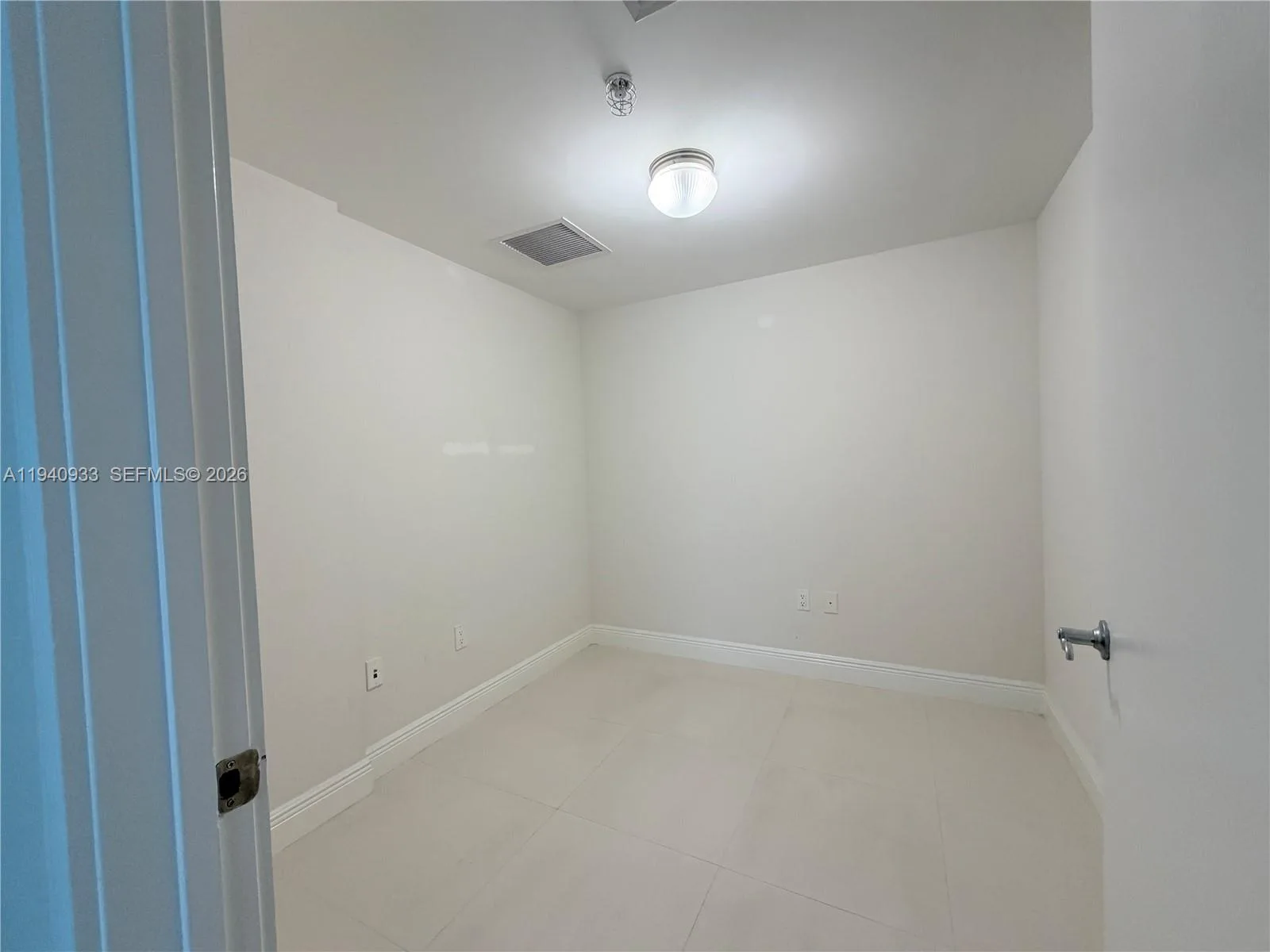185 SW 7 ST # 2404, Miami, FL 33130 photo 6