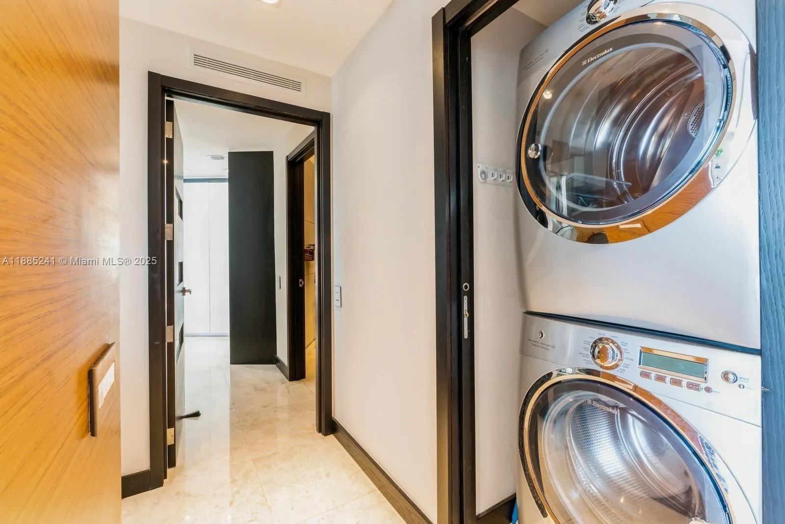 808 Brickell Key # 1406, Miami, FL 33131 photo 12