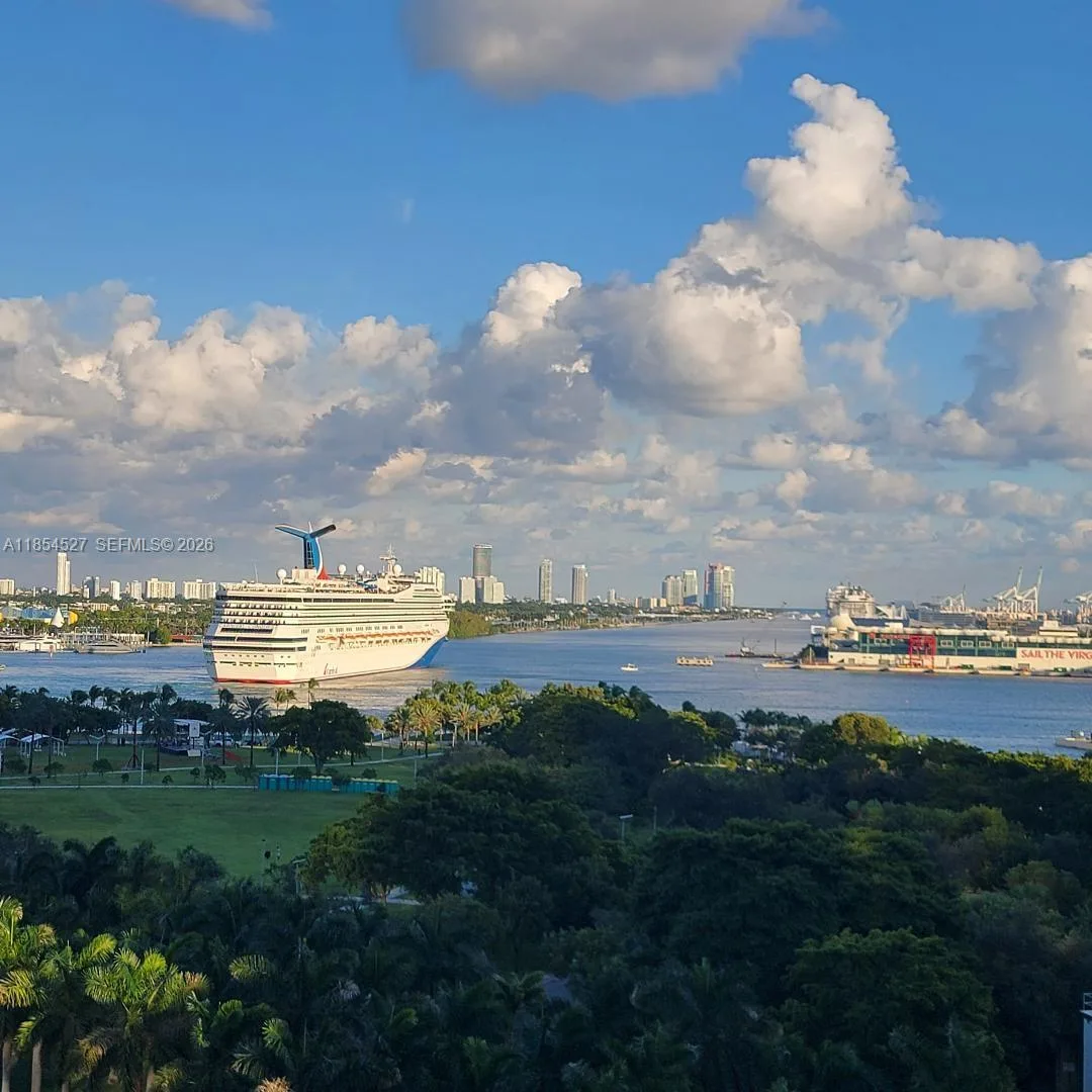 1040 Biscayne Blvd # 3508, Miami, FL 33132 photo 9