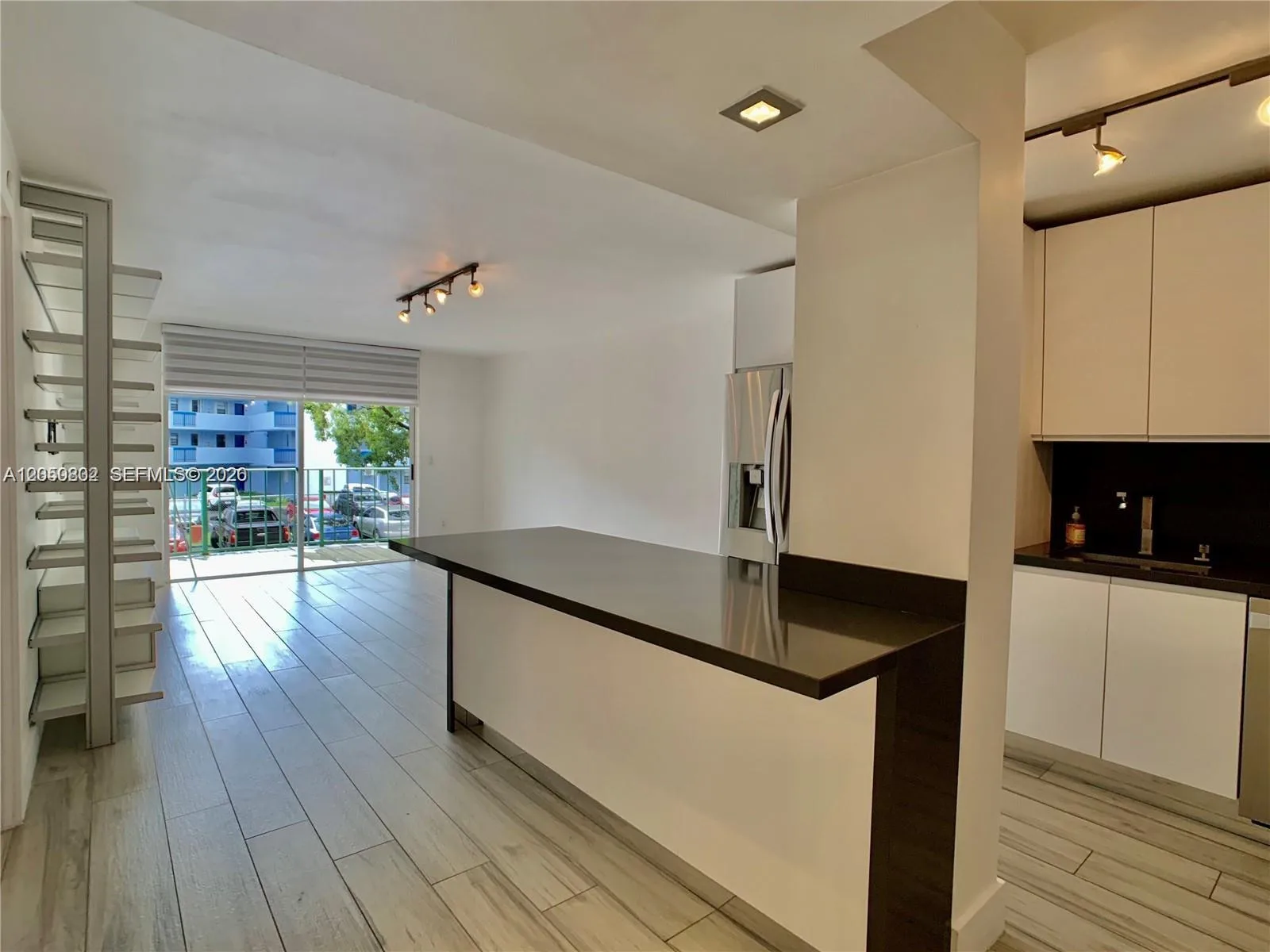 9360 Fontainebleau Blvd # 212, Miami, FL 33172