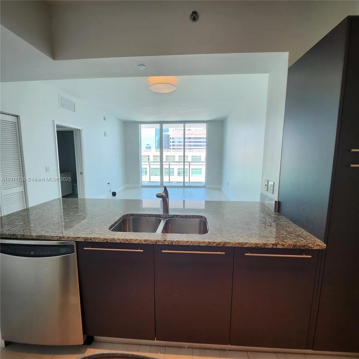 950 Brickell Bay Dr # 3702, Miami, FL 33131 photo 10