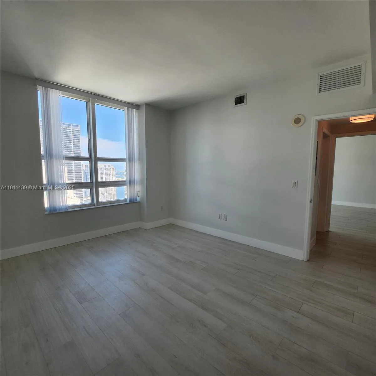950 Brickell Bay Dr # 3702, Miami, FL 33131 photo 11