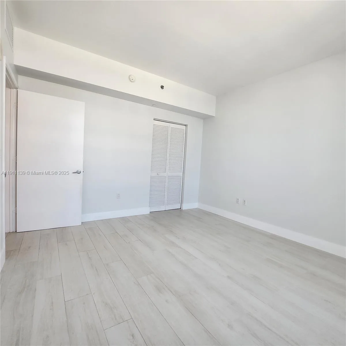 950 Brickell Bay Dr # 3702, Miami, FL 33131 photo 13