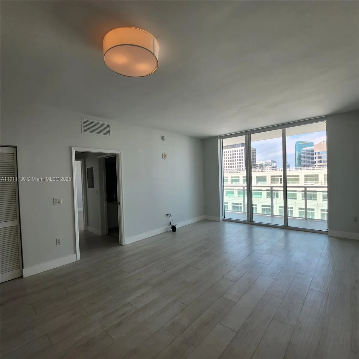 950 Brickell Bay Dr # 3702, Miami, FL 33131 photo 8