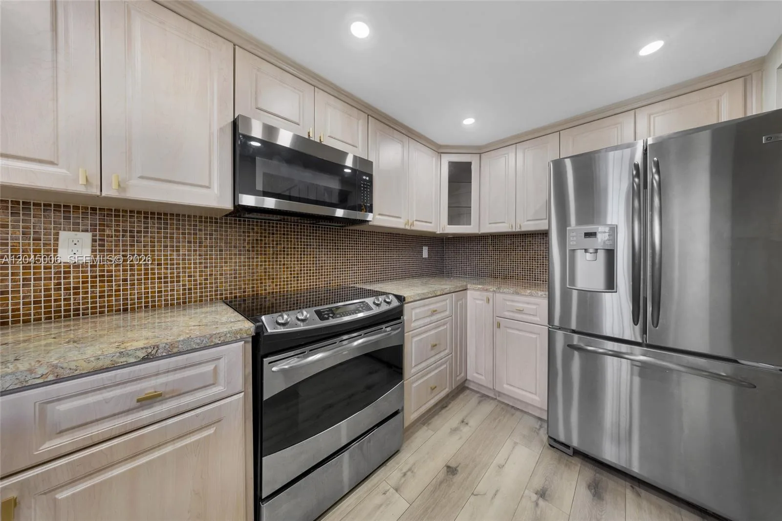 20 NW 87th Ave # A208, Miami, FL 33172 photo 4