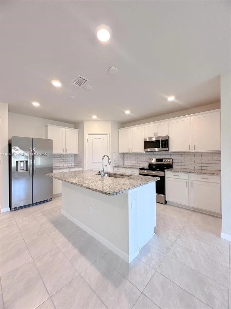 5292 Jasper Sq # 5292, Vero Beach, FL 32967 photo 2