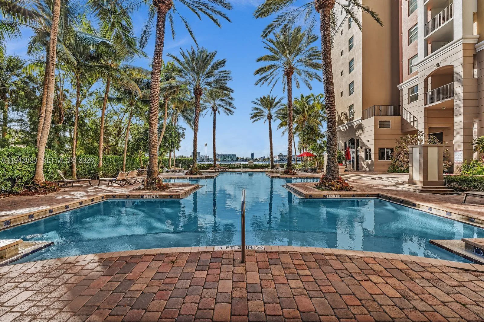 17150 N Bay Rd # 2821, Sunny Isles Beach, FL 33160