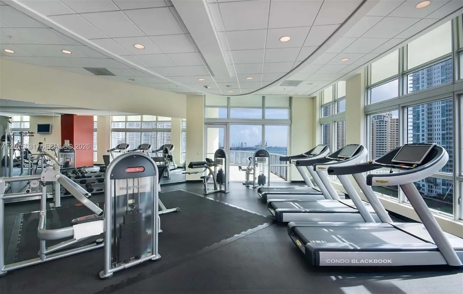 300 S Biscayne Blvd # T-2207, Miami, FL 33131 photo 4