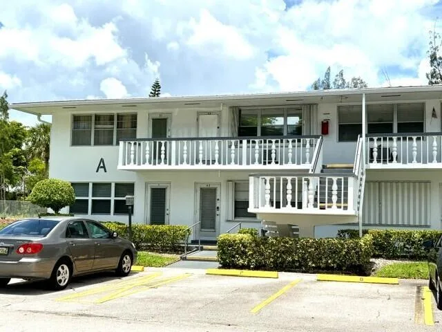 12 Windsor A # 12, West Palm Beach, FL 33417