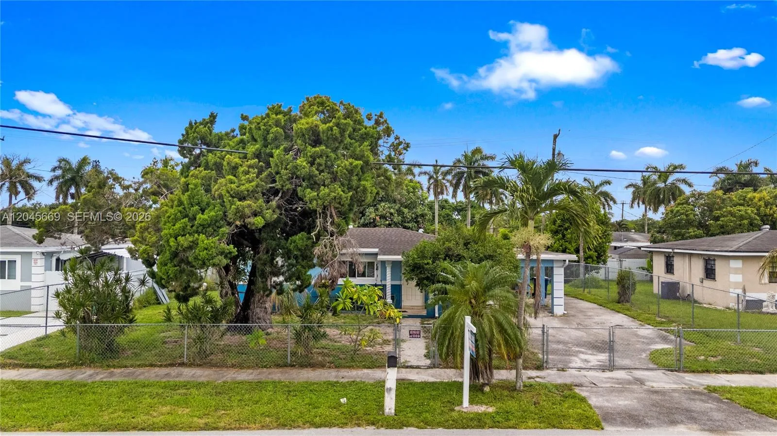 3030 NW 176th St, Miami Gardens, FL 33056