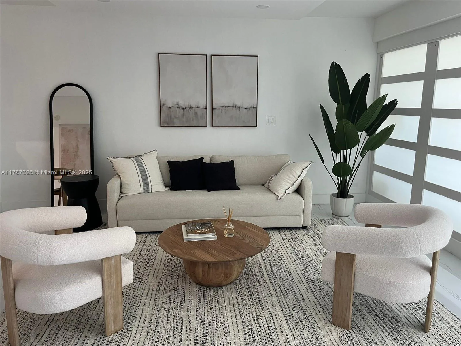 2301 Collins Ave # 628, Miami Beach, FL 33139