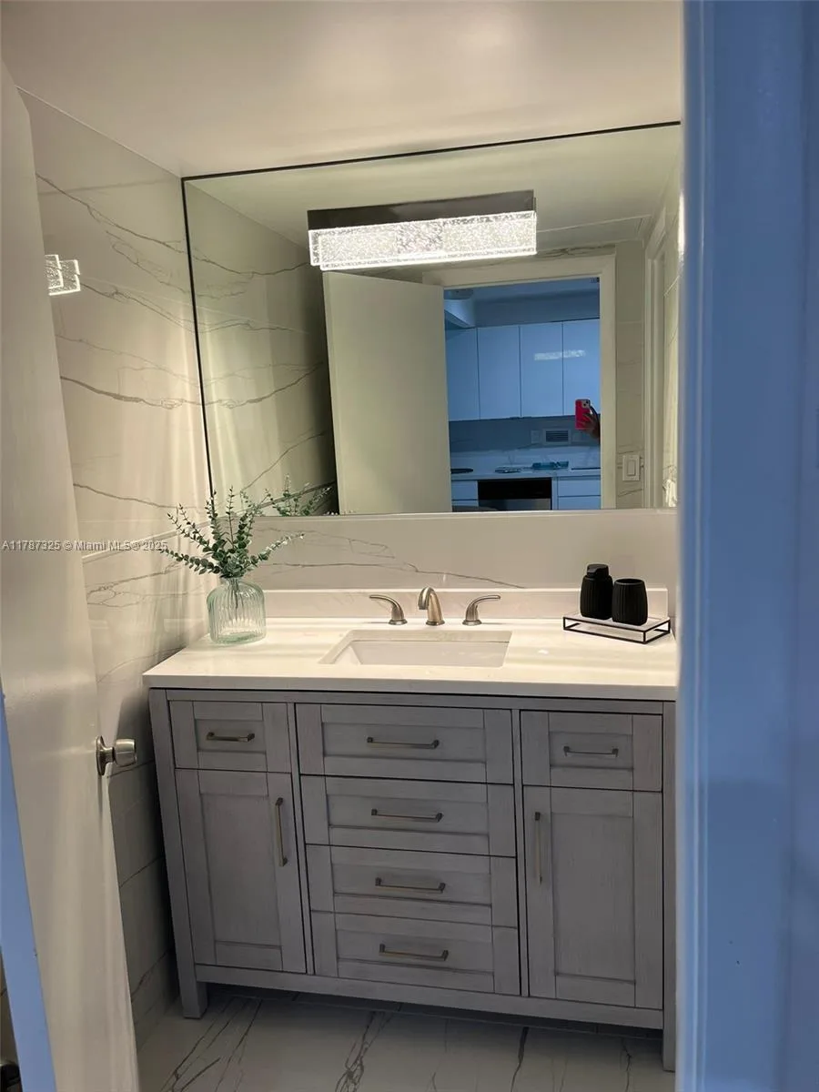 2301 Collins Ave # 628, Miami Beach, FL 33139 photo 9