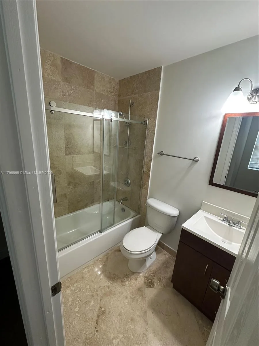 878 Crystal Lake Dr, Deerfield Beach, FL 33064 photo 10