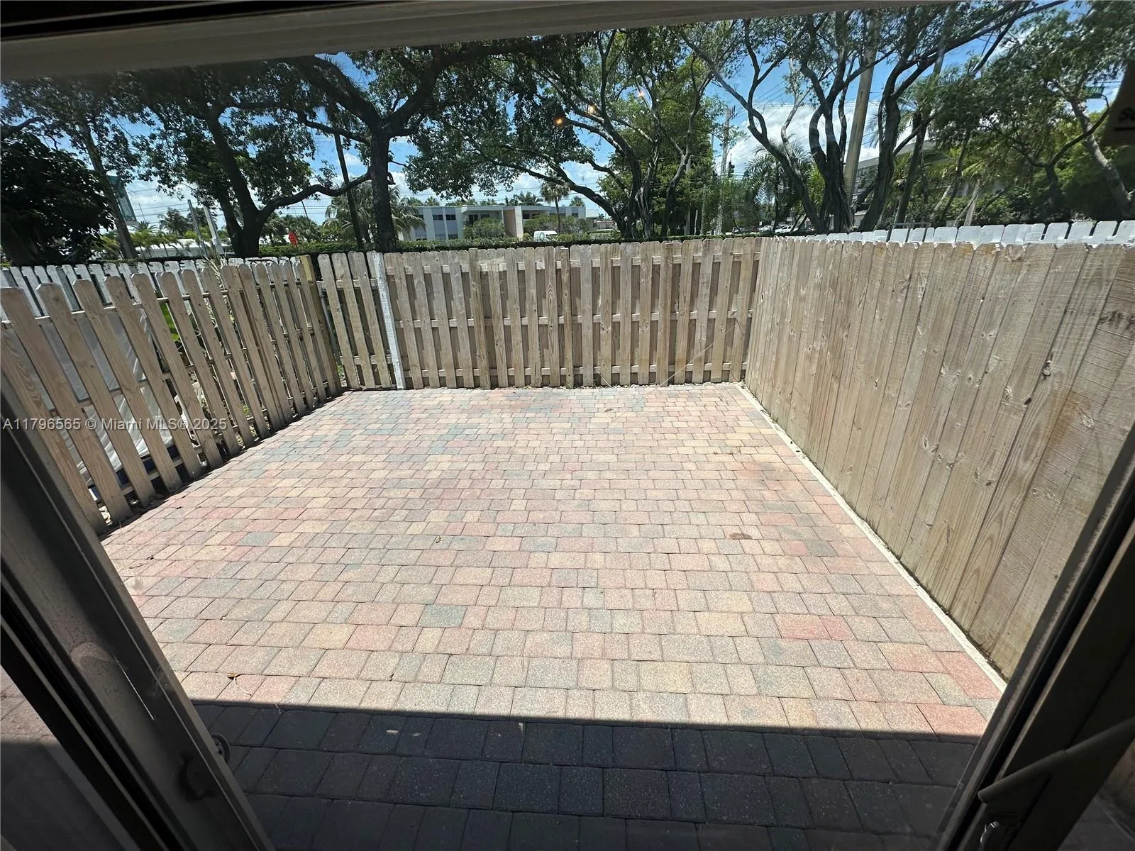 878 Crystal Lake Dr, Deerfield Beach, FL 33064 photo 12