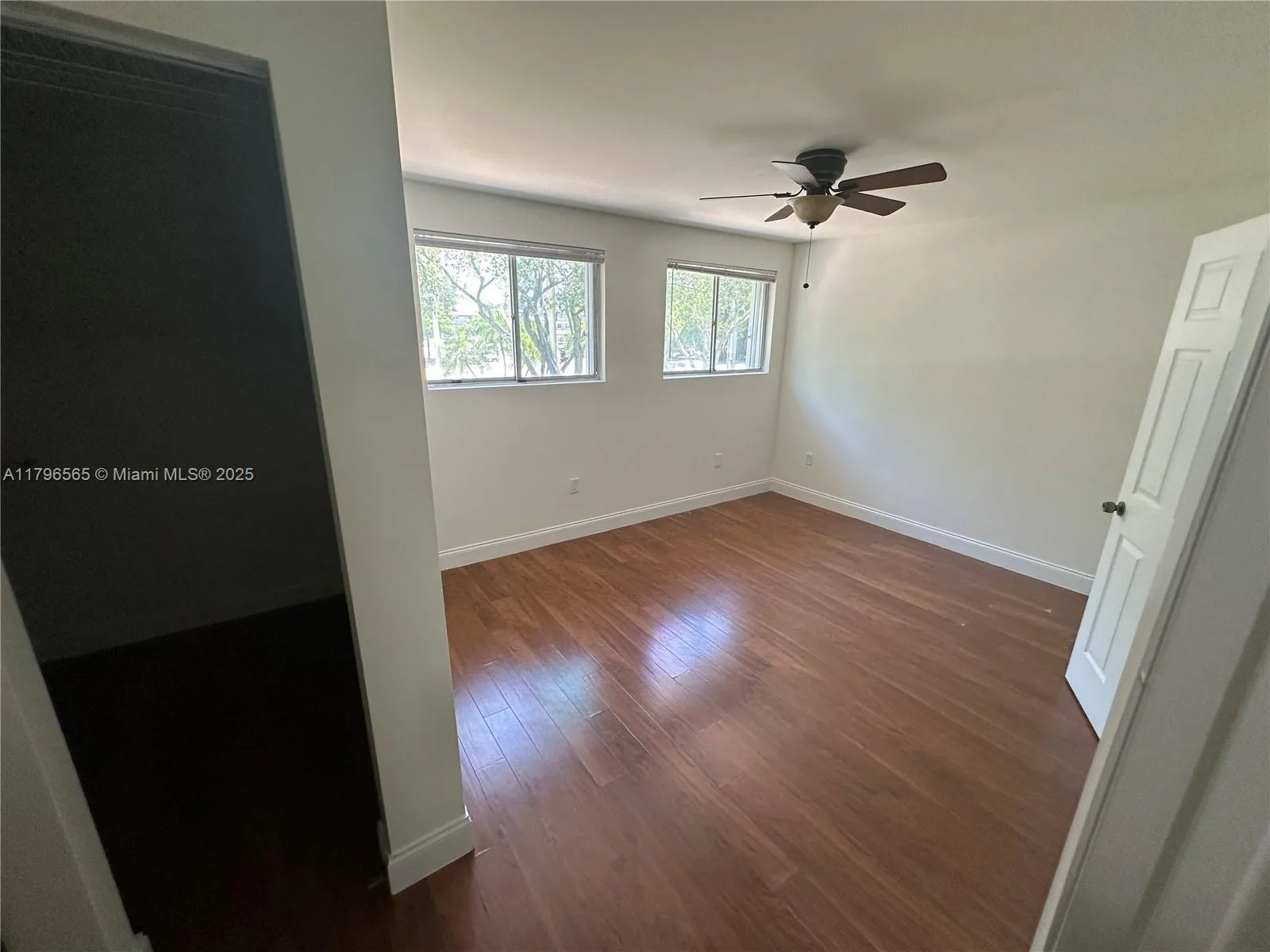 878 Crystal Lake Dr, Deerfield Beach, FL 33064 photo 6
