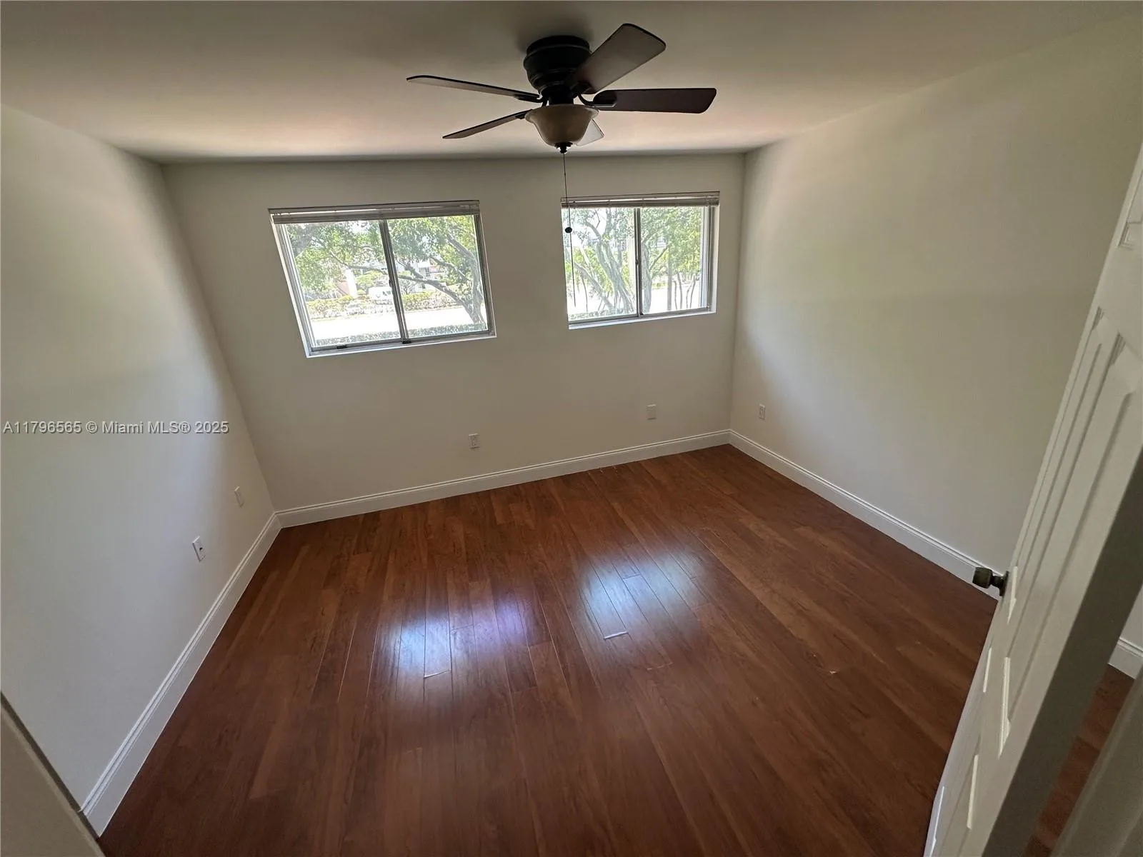 878 Crystal Lake Dr, Deerfield Beach, FL 33064 photo 9