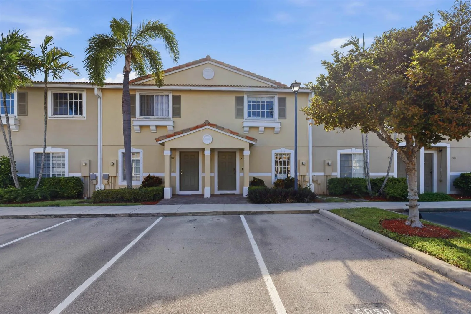 5959 London Lane, Tamarac, FL 33321