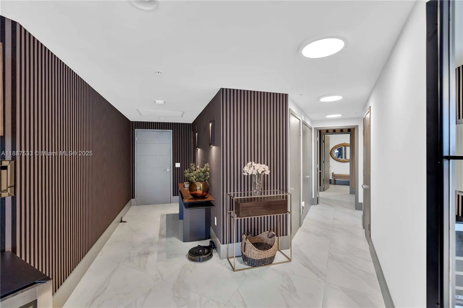 17111 Biscayne Blvd # 1709, North Miami Beach, FL 33160 photo 4