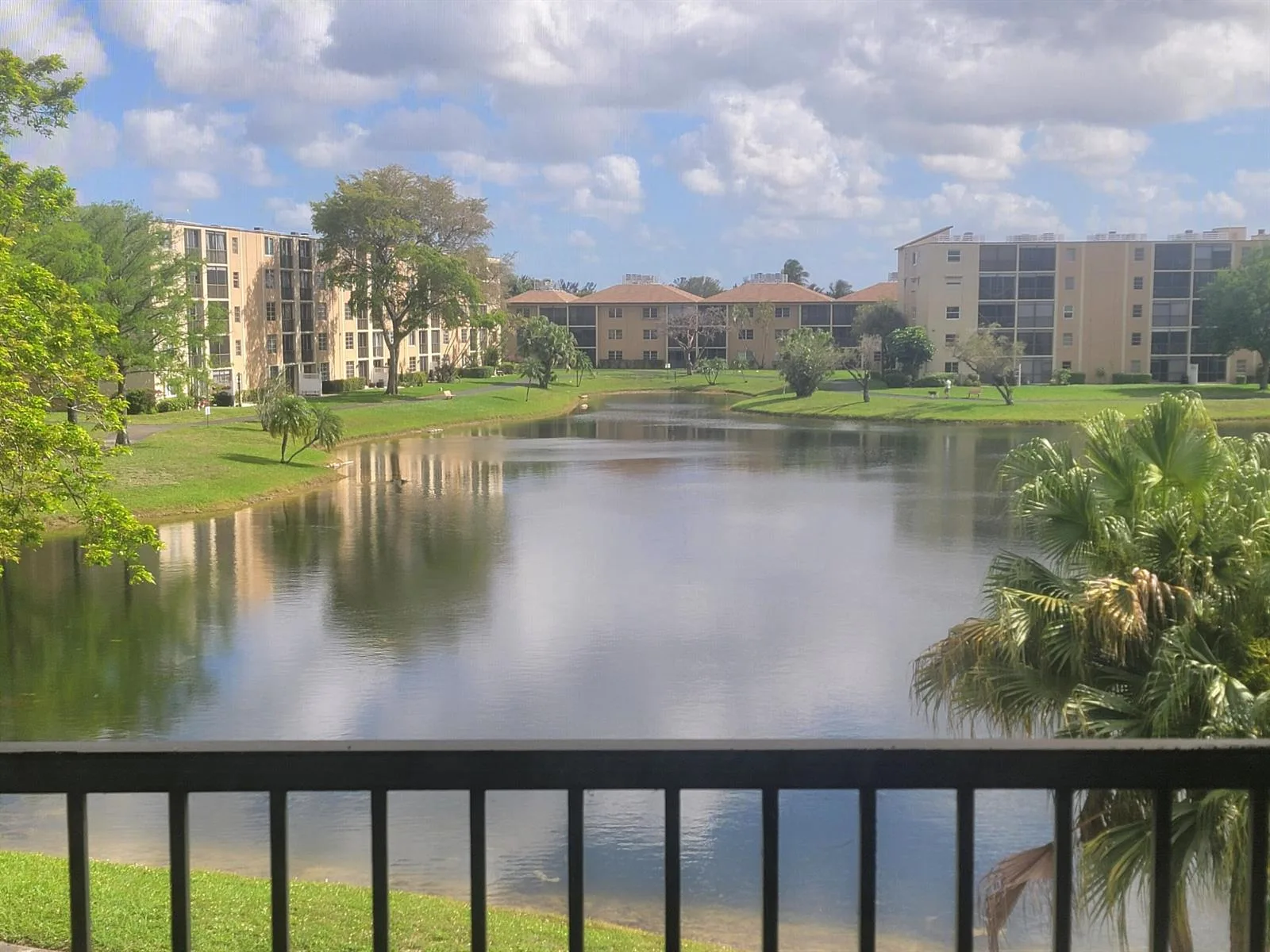 7900 NW 50th Street # #304, Lauderhill, FL 33351